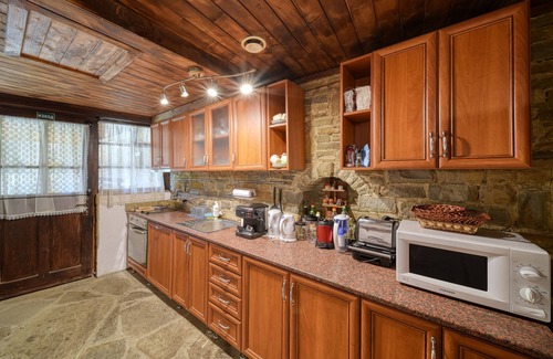 Medven House | Rent-a-villa with outdoor jacuzzi, BBQ, trampoline and indoor infrared sauna