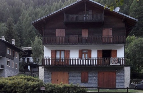 Antagnod House | Rent for the elegant attic winter season in Periasc, Champoluc