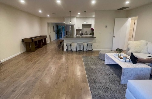 Tarzana House | Rent the entire 4 bed 2 bath house best part of LA