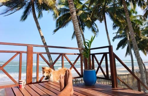 Ampenyi House | Rent your own private beach bungalow