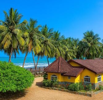 Ampenyi House | Rent your own private beach bungalow