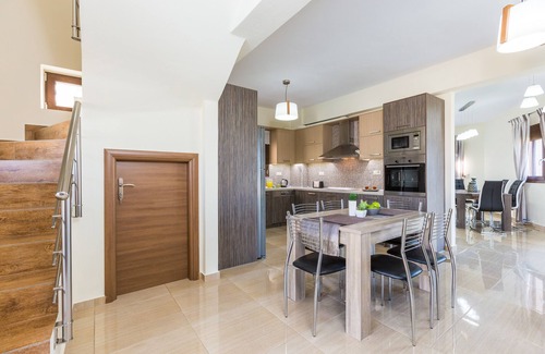Geropotamos Villa | Renta Villa Eleni, with Pool, BBQ & Playground, Close to the beach