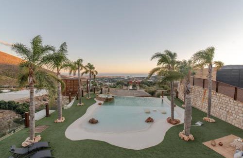 Molvizar Villa | RentitSpain Villa Playa Cristal Vista al Mar, Piscina, Jacuzzi y Lujo