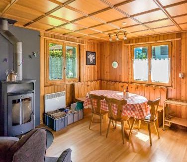 Busserach Apartment | Repos en montagne, Chalet au vert, vue et terrasse