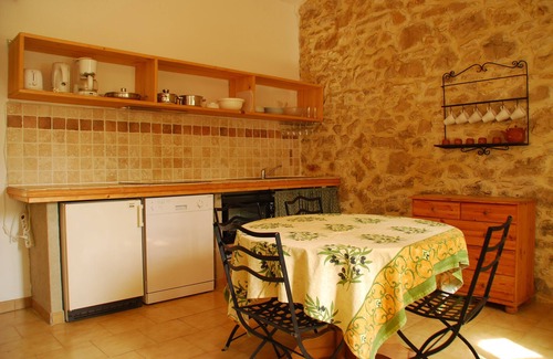 Saint-Andre-de-Roquepertuis Apartment | Residence de l'Acacia - Belle Vue Apartment