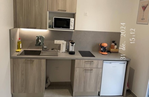Romainville Apartment | Residance Moderne Et Sercuriser