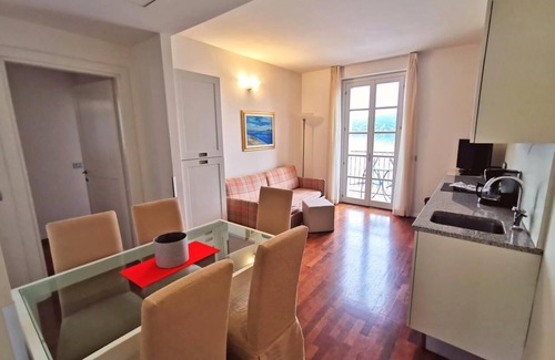 Meina Apartment | Residence Antico Verbano Three-room apartment Trilo for 6 persons