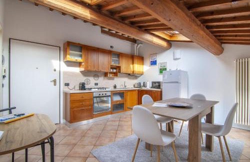 Caprino Veronese Apartment | Residence Belvedere, completamente ristrutturato e servito da Wi-fi