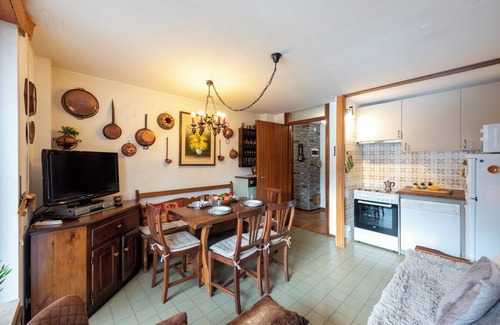 Dolonne Apartment | Residence Dolonne, Courmayeur, Italy
