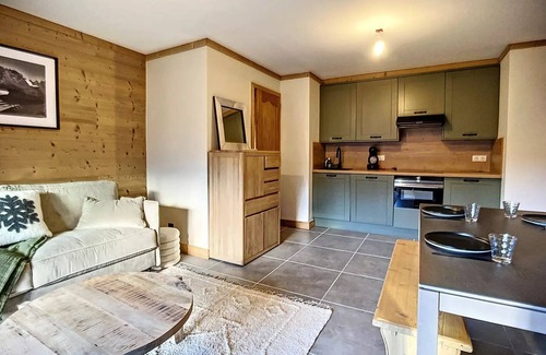 Meribel Village Apartment | Residence Fermes Mv, datura - Renovated like new, 100m from the slopes, family