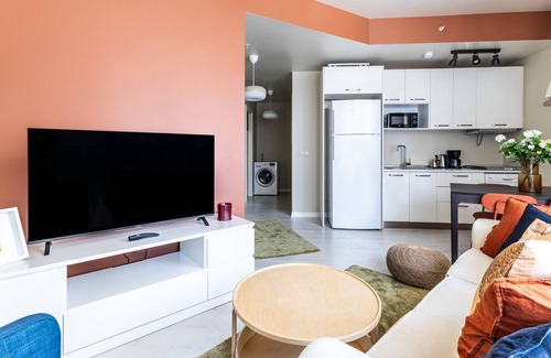 Kartal Apartment | Residence Flat w Shared Pool, 5 min to Metro