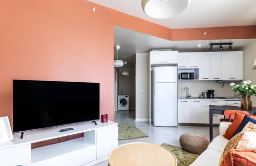 Kartal Apartment | Residence Flat w Shared Pool, 5 min to Metro