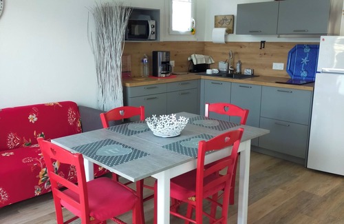 Saint-Pierre-d'Oleron House | Residence les Cariatides renovated house with swimming pool and access to the sea