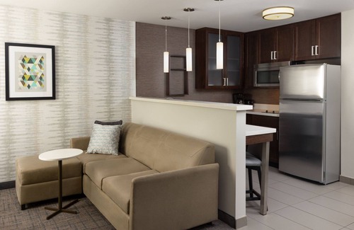 I-435 West KC-KS Hotel | Residence Inn by Marriott Kansas City at The Legends