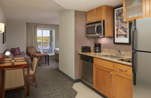 Gravenhurst Hotel | Residence Inn by Marriott Gravenhurst Muskoka Wharf