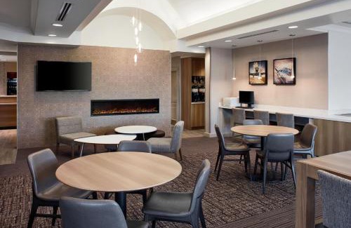 Northeast Mississauga Hotel | Residence Inn by Marriott Mississauga-Airport Corporate Centre West