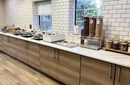 Cheektowaga Hotel | Residence Inn by Marriott Buffalo Galleria Mall