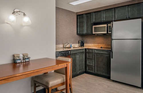 Greenbrier East Hotel | Residence Inn by Marriott Chesapeake Greenbrier