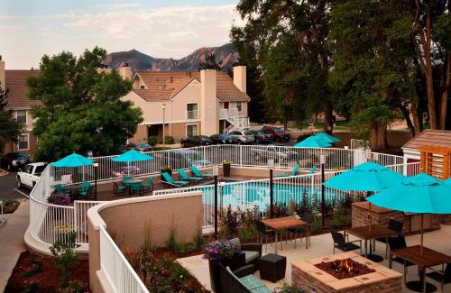 Glenwood Grove - North Iris Hotel | Residence Inn by Marriott Boulder