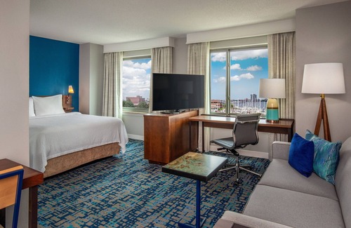 Thompson Square - Bunker Hill Hotel | Residence Inn by Marriott Boston Harbor on Tudor Wharf