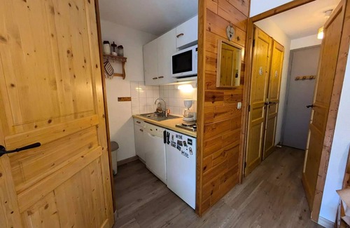 Areches Apartment | Residence Val Blanc 1 - Apartment for 5 people, south in the heart of the village, near ski lifts