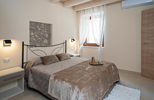 Pacengo Apartment | RESIDENZA G&J - Regarda Travel