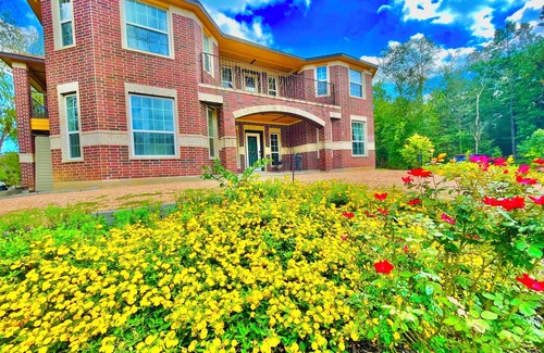 Cleveland Villa | Resort Rosa #Wedding & Retreat Resort# 12 acres & 9BR+6BA & Sleep40 & Host200
