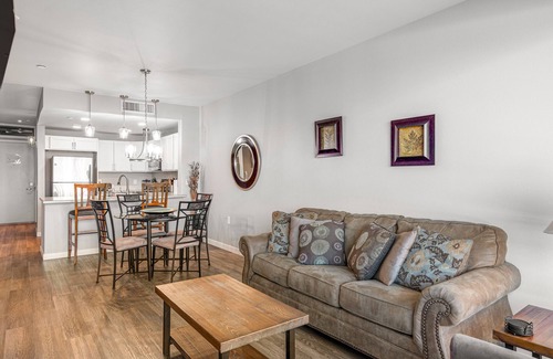 Chelan Condo | Resort-style Comfort with Shared Indoor Pool and Hot Tub, WiFi, and Lake Views