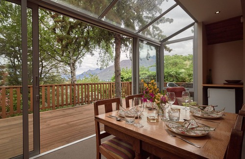 Queenstown City Centre Cottage | Rest and Relax - Queenstown Holiday Home