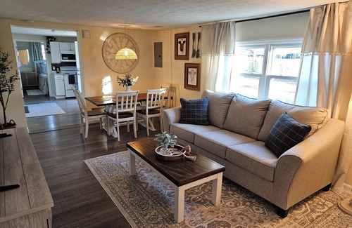 Huber Heights Other | Rest Haven Farmhouse: Cozy 2BR on 3-acres, family-friendly, near attractions