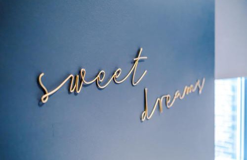 Salford House | Rest&Recharge at a Luxury Retreat in Manchester - Sleeps 11, 5 Bedrooms, 3 Bathrooms, Free Parking