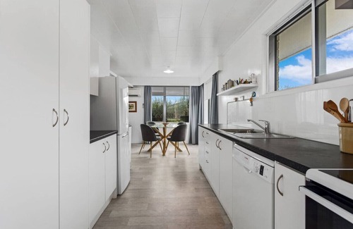 Waiotahi House | Rest Stop on Richard Street