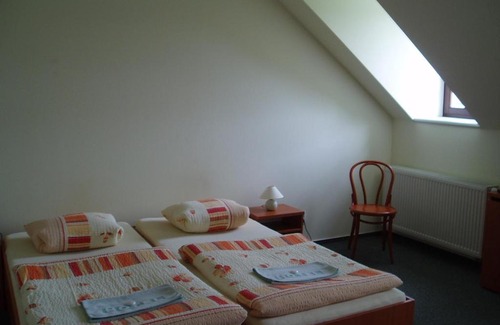 Jablonne v Podjestedi House | Restaurace a Penzion Česká Hospoda