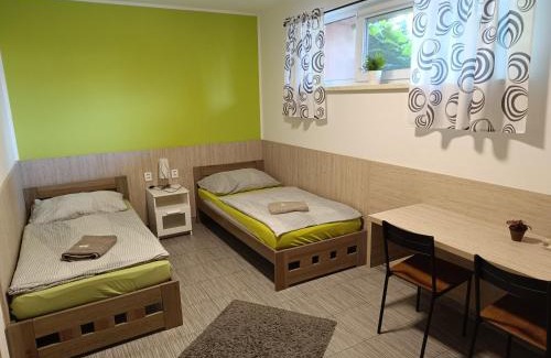 Sezemice House | Restaurace - penzion Bavorský dvůr