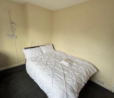 Tilbury House | Restful 3-Bed Retreat Tilbury