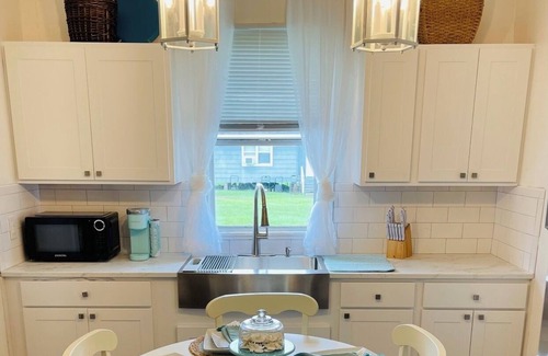 Thibodaux House | Restored Cottage along Bayou Lafourche in Cajun Country