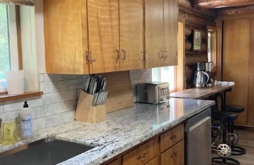 Ashford Cabin | Restored log cabin in Ashford near Mt.Rainier