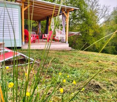 Montclera Apartment | restyled bohemian mobil home la vie en rose