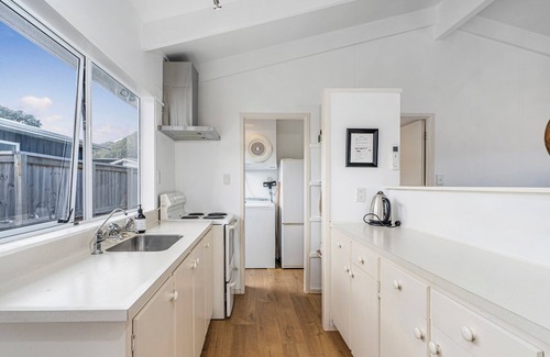 Pauanui House | Retreat by the Beach - Pauanui Holiday Home