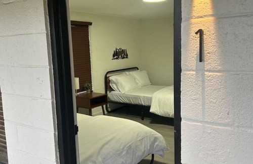 Cookson Hotel | Retreat Lake Tenkiller Motel#1