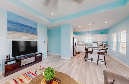 Gilchrist House | Retreat | Large Deck | Family Fun