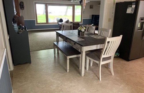 Black Wolf House | Retreat on Lake Winnebago