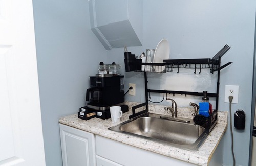 Wynnefield Apartment | Retreat to this harmonious and tranquil apartment in the quiet neighborhood.