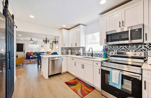Ybor City House | Retro 3 Bed Oasis, Private Yard & Fun Extras