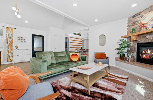 Meridian House | Retro 3 BR Home in Old Town Meridian w/ Game Room