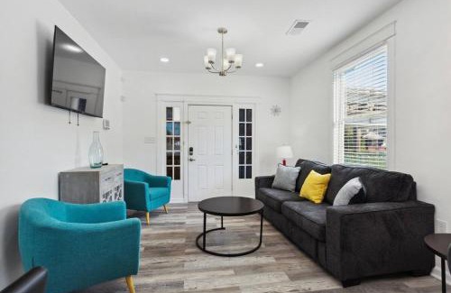 South 7th Ward House | Retro Charm and Comfort Near the French Quarter