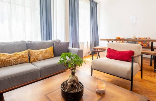 Moda Apartment | Retro Charming Flat 1 min to Central in Kadikoy