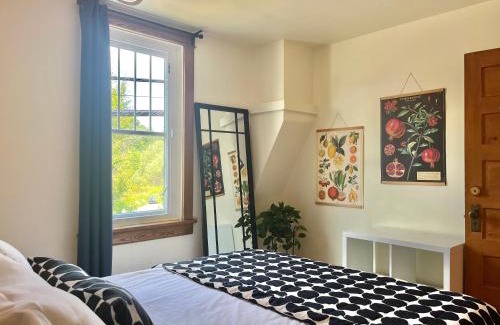 Wakefield Apartment | Retro-chic retreat in the heart of Wakefield