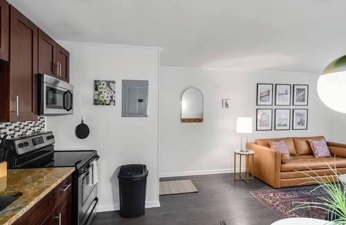 Melrose Condo | Retro Hotel One Bedroom- near downtown with pool!