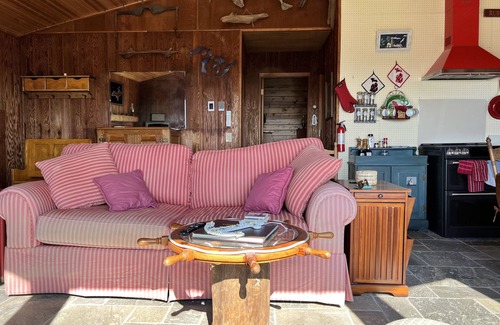 Mears Cottage | Retro Lakefront Cottage with Modern Comforts